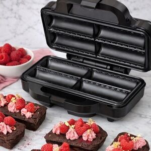 NWT Curtis Stone Pocket Pastry Maker